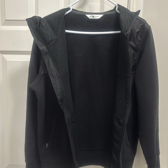 Men’s medium North Face lightweight jacket. - Picture 4 of 4